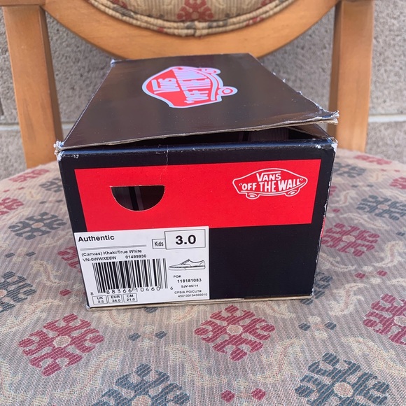 Authentic Vans - Picture 2 of 7